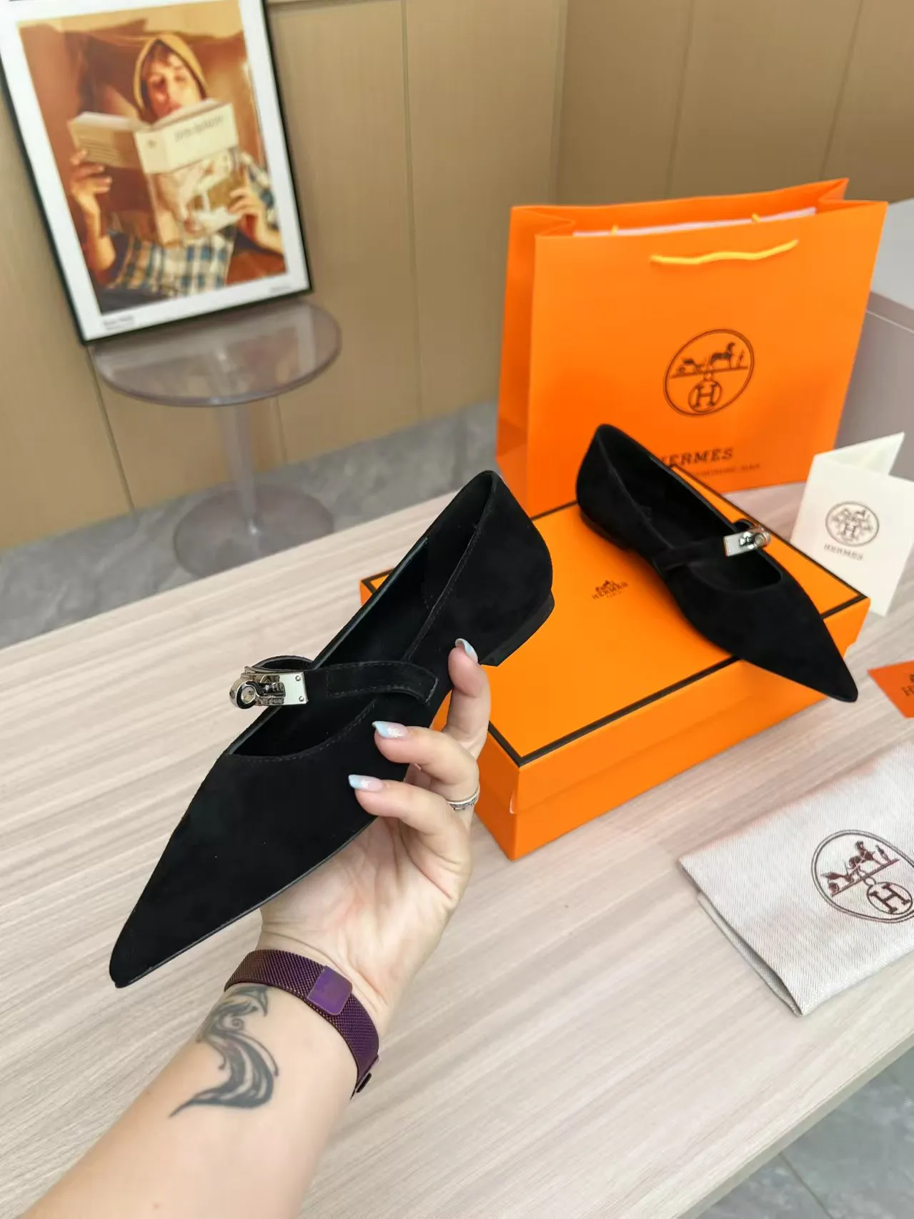 👟👟Ex-factory price 520👟👟, 2025 top product Hermes new genuine handmade shoes, purely handmade, a must-collect item! The perfect holiday accessory! Our pursuit of quality products is always the best! Don't give in! Comfort and originality, not following trends, and not deliberately expressing oneself are the consistent pursuits of Hermes and its fans! [Material] Upper: top layer leather, lining: genuine leather. Size 35-42